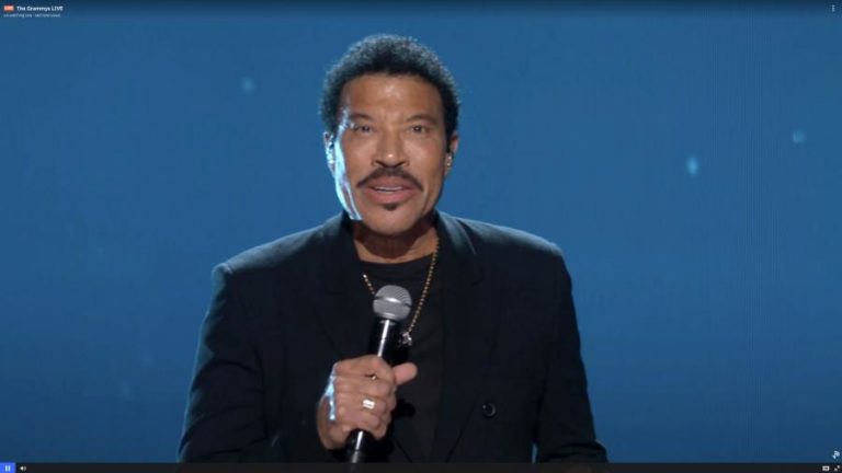 Covid-19: Lionel Richie cancela digressão europeia incluindo data em Portugal