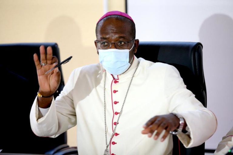 Bispos católicos angolanos alertam para “perigoso vazio de diálogo” entre governantes e a população