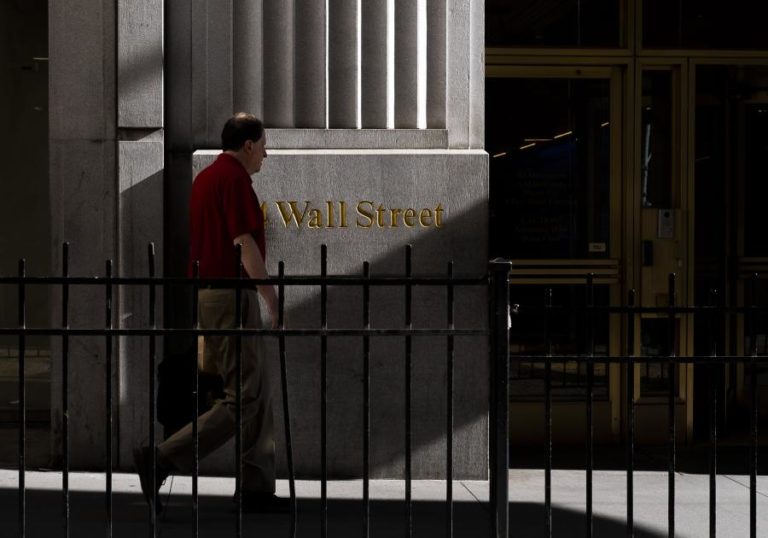 Wall Street cai após dados sobre forte subida da inflação