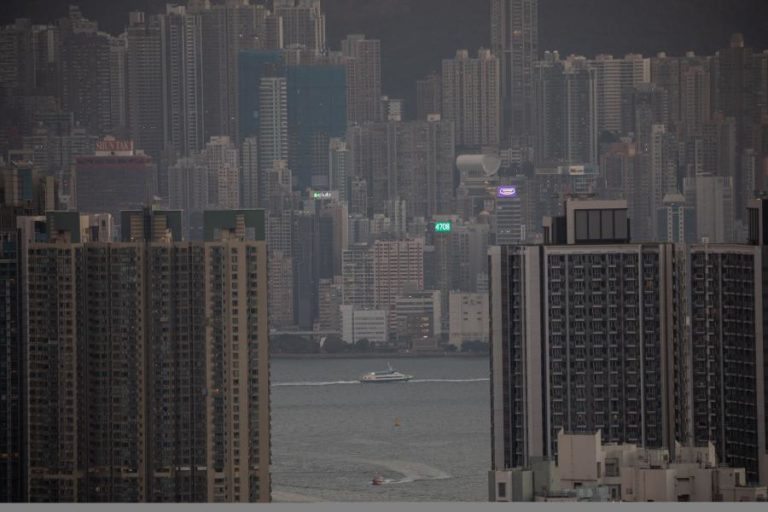 Hong Kong sobe no Índice de Democracia mas liberdades continuam sob ataque – relatório