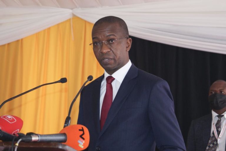 Moçambique/Ataques: Ministro pede união sobre “forças locais” armadas contra terrorismo