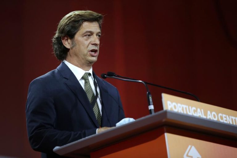 Vice-presidente do PSD diz que “poucos reúnem condições” de Luís Montenegro para liderar partido