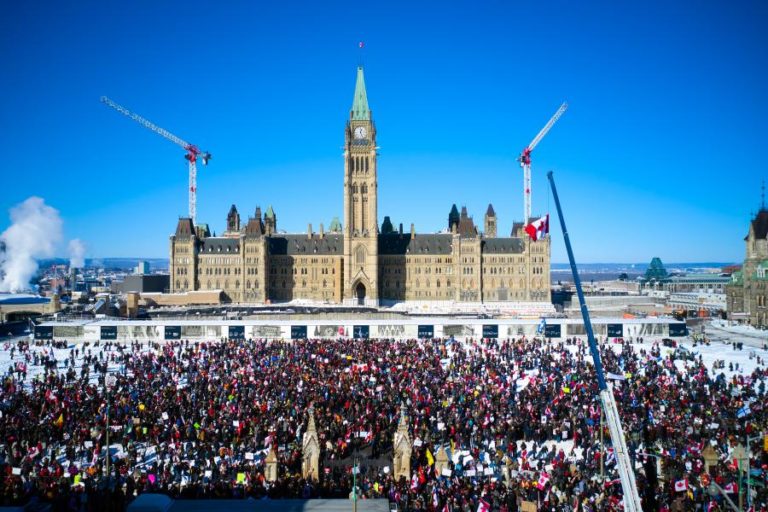 Covid-19: Protestos bloqueiam capital do Canadá e autarca admite que situação “está fora de controlo”