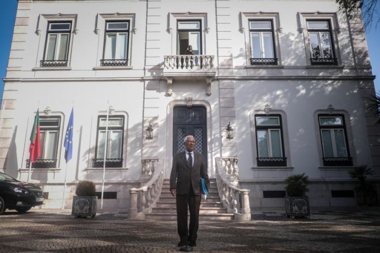 Costa recebe partidos e reúne à noite Comissão Política do PS