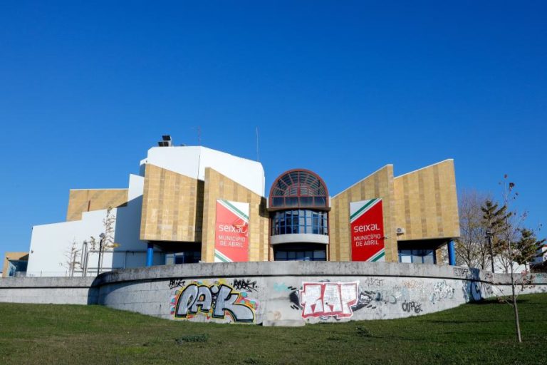 Maria João Luís encena adaptação da BD “Balada para Sophie”