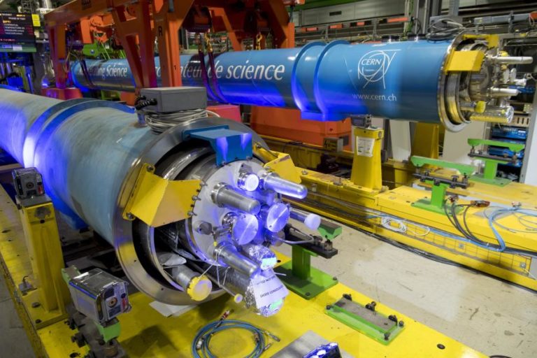 Ucrânia: CERN suspende estatuto de observador da Rússia e novas colaborações