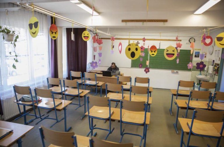 Ministério da Educação abre 3.259 vagas para professores integrarem os quadros