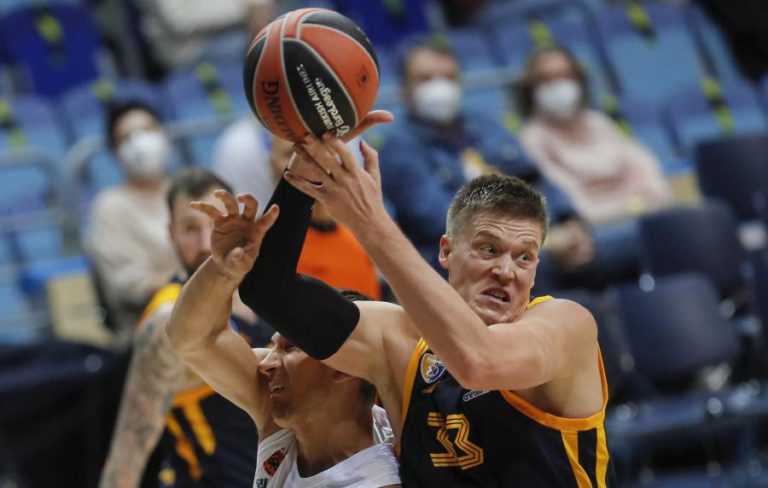 Ucrânia: Basquetebolista Jonas Jerebko excluído da seleção após assinar por clube russo