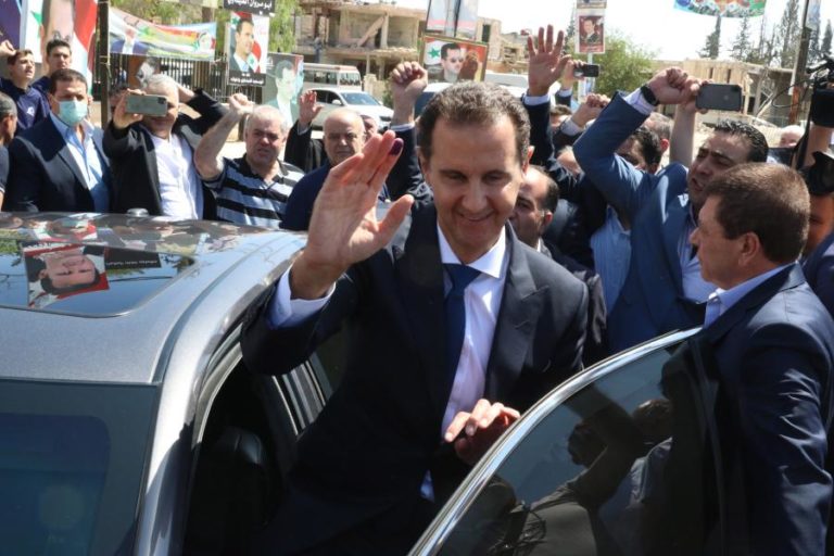 Síria: Assad visita Emirados Árabes Unidos pela primeira vez desde o início da guerra