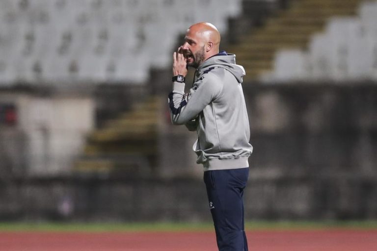 Franclim Carvalho admite que peso do último lugar se sente no Belenenses SAD