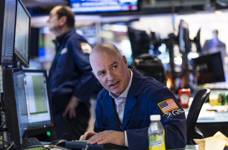 Bolsa de Nova Iorque segue mista com ceticismo sobre progressos na Ucrânia