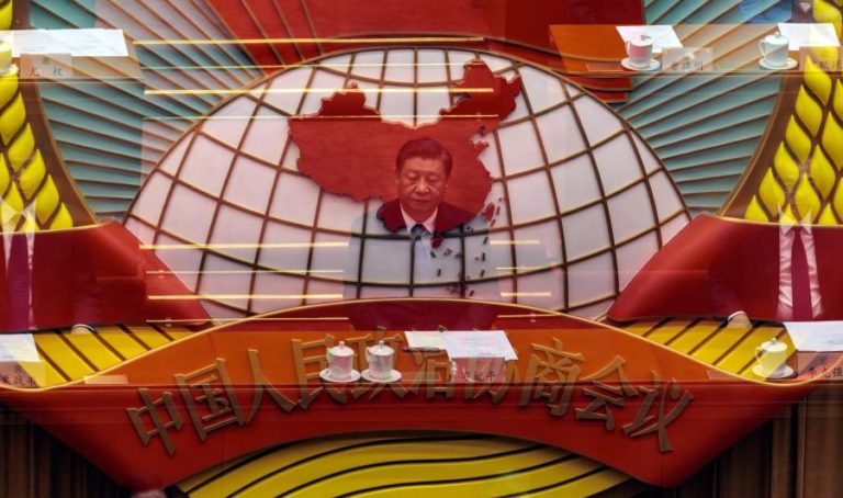 Ucrânia: Xi pede a Biden para trabalharem juntos pela paz