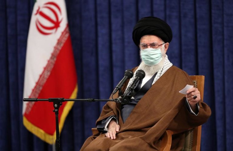 Nuclear: Líder supremo iraniano expressa apoio a negociações em fase crítica