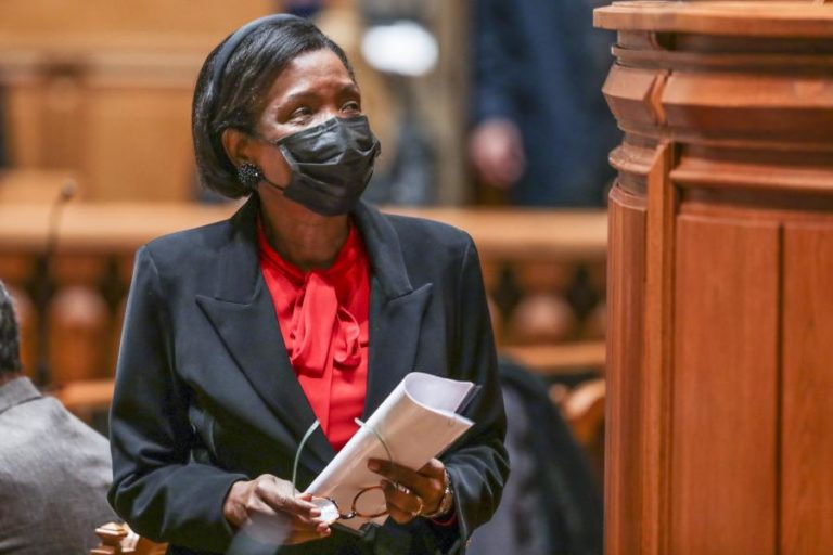 Ministra da Administração Interna quer “rápido apuramento dos factos” sobre agressões a polícias