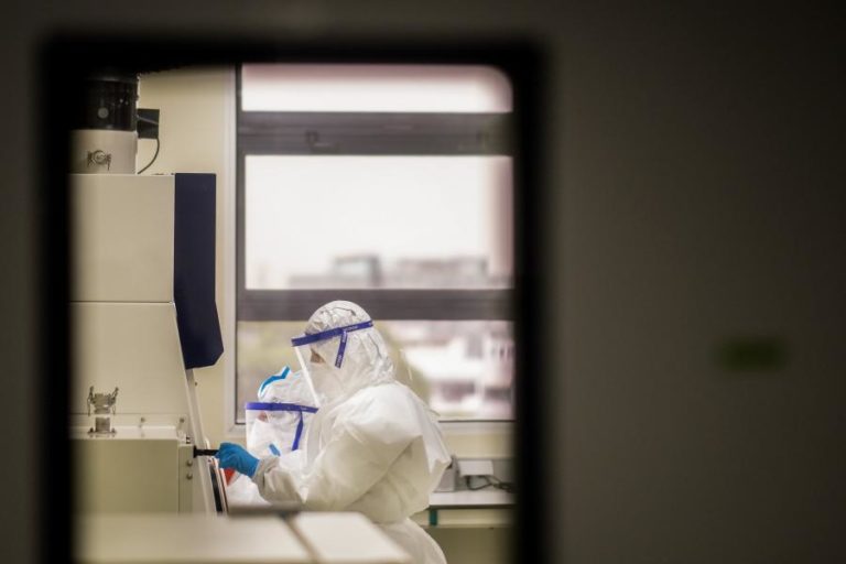 Laboratório de alta segurança do INSA ainda hoje analisa amostras suspeitas de antraz