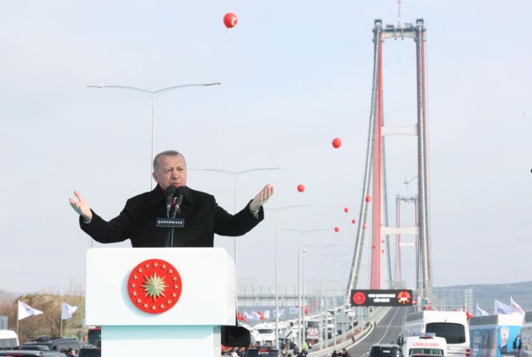 Turquia inaugura a maior ponte suspensa do mundo entre a Ásia e a Europa