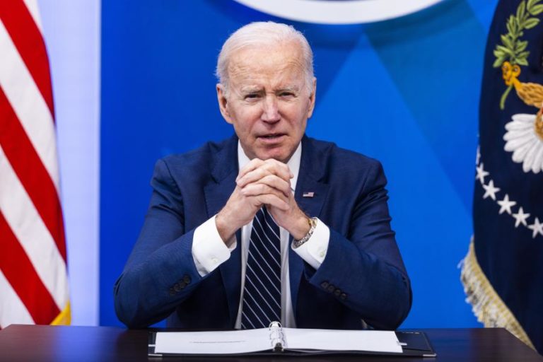 Ucrânia: Biden pede que empresas se protejam de possíveis ciberataques russos