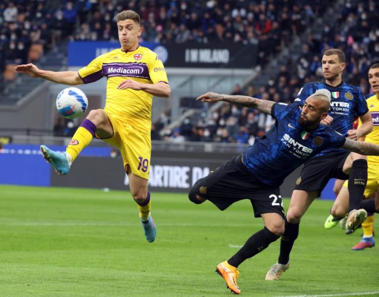 Campeão Inter de Milão empata com Fiorentina e volta a marcar passo na Série A