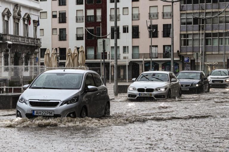 Mau tempo: Proteção Civil regista 96 ocorrências até às 17:00 em Portugal continental