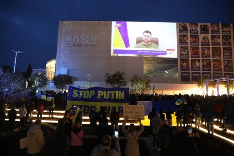 Ucrânia: Zelensky pede a Israel para fazer escolha perante agressão da Rússia