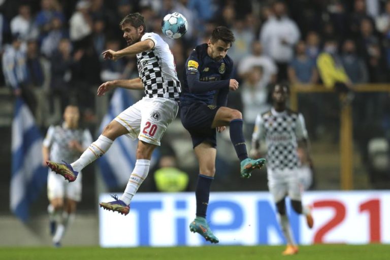 FC Porto vence no Bessa e repõe seis pontos de vantagem para o Sporting