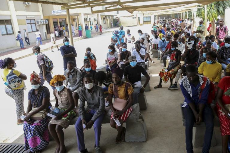 Urgências a abarrotar nos hospitais de Luanda devido à greve dos médicos