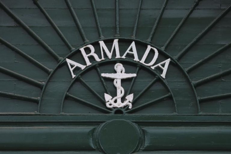Chefe do Estado-Maior da Armada pondera readmitir capelão Licínio Luís
