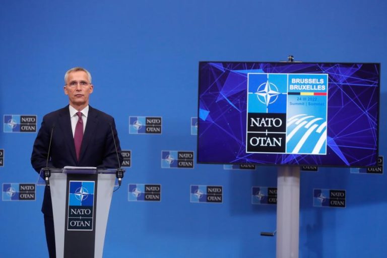 Ucrânia: Líderes da NATO reúnem-se com “caráter simbólico” mas sob “pressão” para fazer mais