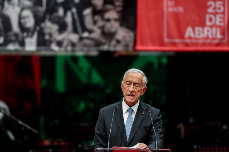 25 Abril: PR pede que comemoração vá além da “celebração contemplativa do passado”