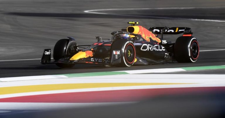 Sergio Pérez surpreende e rouba ‘pole’ da Arábia Saudita à Ferrari