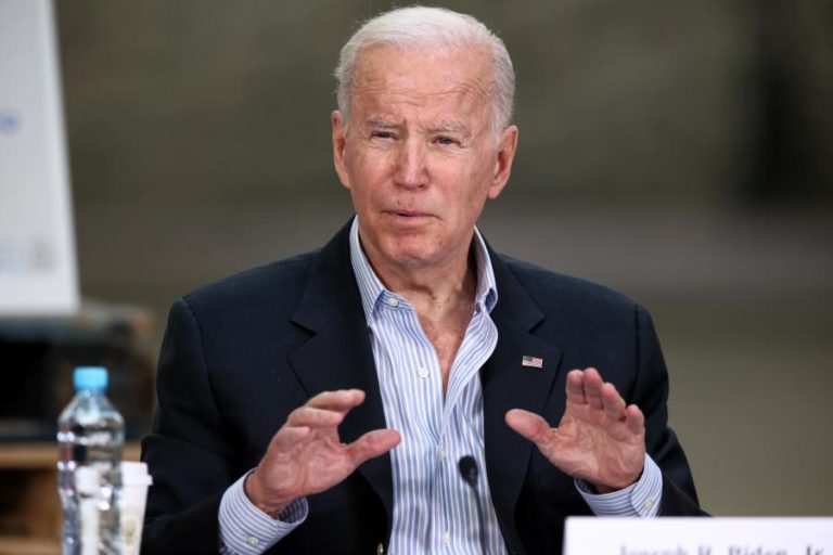 Ucrânia: Biden compara coragem de ucranianos à de chineses de Tiananmen