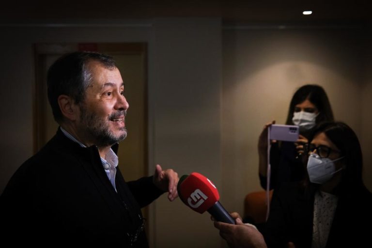 Professores criticam descentralização da Educação, pais e escolas defendem “afinações”