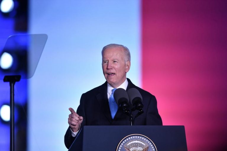 Ucrânia: Biden diz que Putin “não pode ficar” no poder