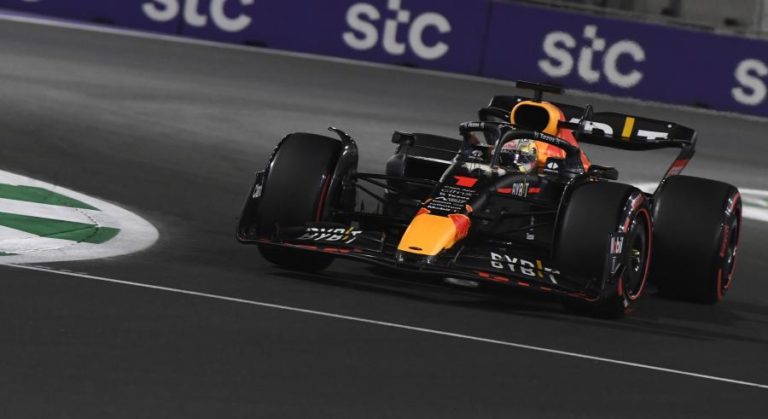 Campeão Max Verstappen vence Grande Prémio da Arábia Saudita de Fórmula 1