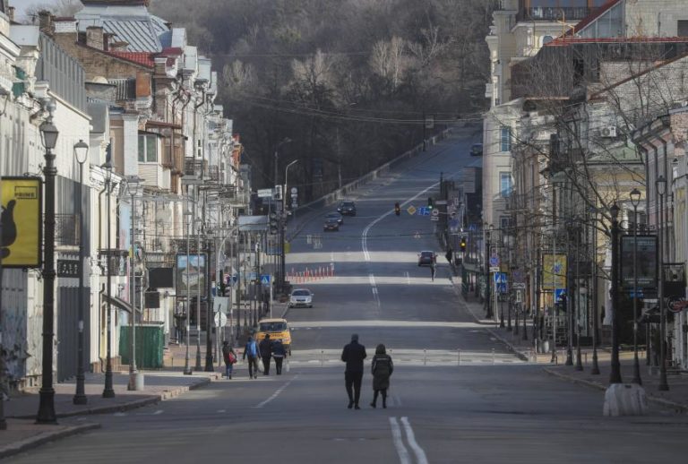 Ucrânia: Sirenes antiaéreas em várias cidades apesar de anúncio russo de redução das operações