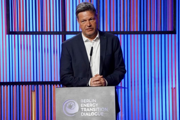 Ucrânia: Berlim declara alerta de plano de emergência de gás e pede redução de consumo