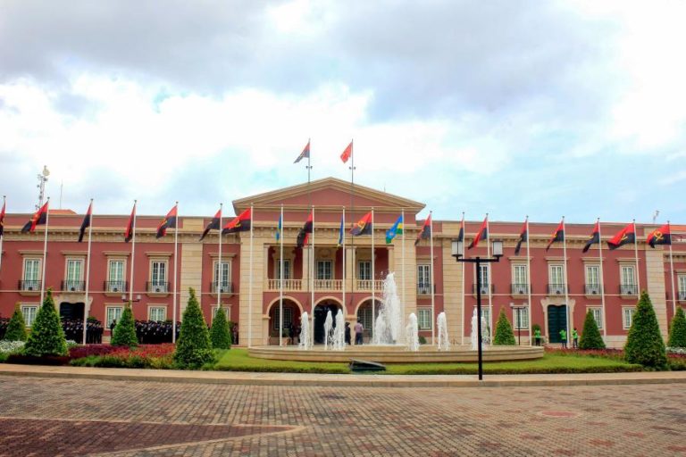 Angola aprova financiamento de 112 ME para obras na Muxima com garantia do Estado português