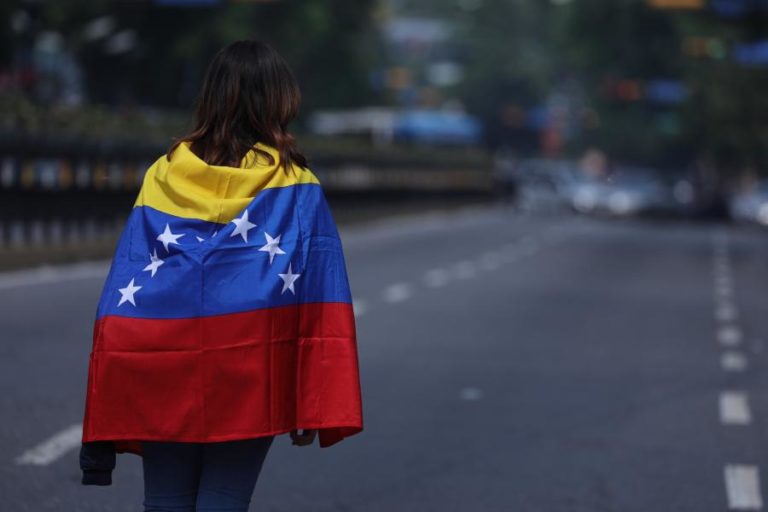 Venezuela tem 240 presos políticos e 9.000 pessoas com restrições à liberdade