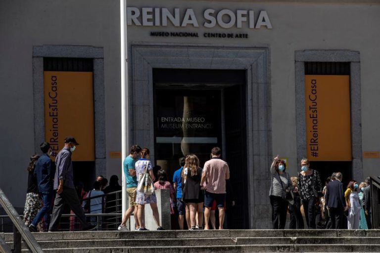 Carlos Bunga inaugura em Madrid exposição “Contra a Extravagância do Desejo”
