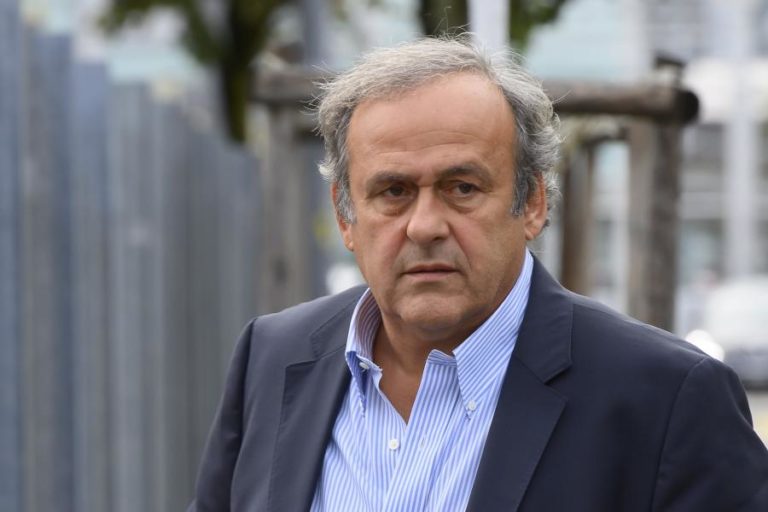 Platini apresenta queixa em França por ‘tráfico de influência’ contra Infantino