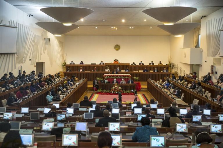 Presença de jovens na política regista recuo em Moçambique