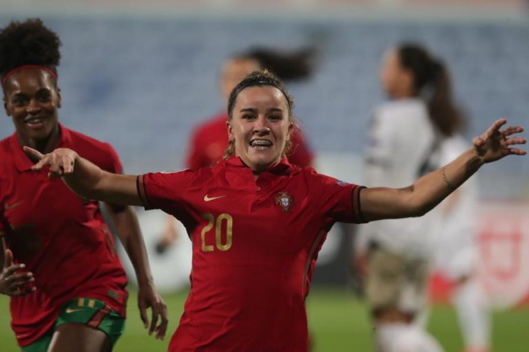 Ana Capeta substitui Carolina Mendes na seleção feminina de futebol