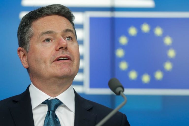 Ucrânia: Eurogrupo rejeita “espiral inflacionista” na zona euro mas reconhece pico de preços