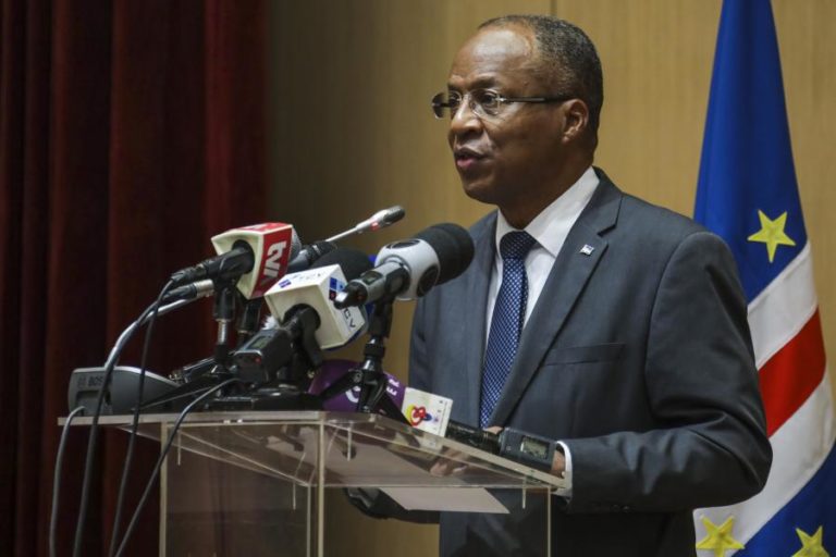 PM de Cabo Verde salienta “bom momento” com liderança de banco de investimento da África Ocidental