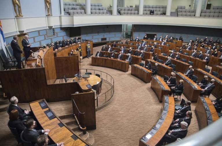 Parlamento da Finlândia inicia quarta-feira debate sobre adesão o país à NATO