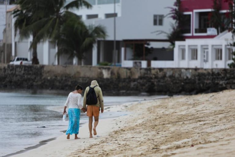 Covid-19: Cabo Verde mantém até setembro moratórias ao crédito para empresas ligadas ao turismo