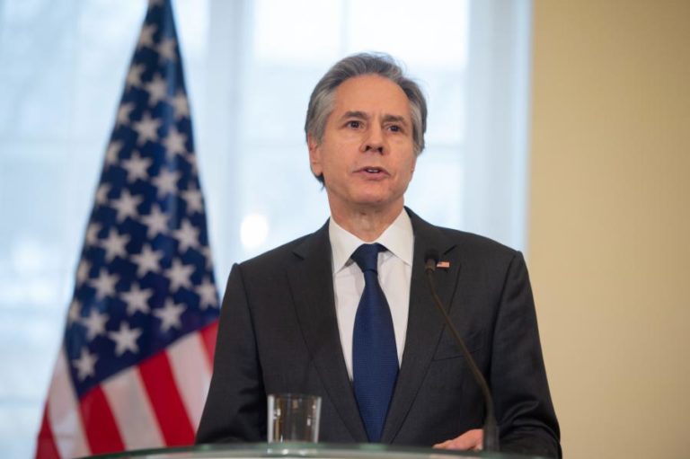 Ucrânia: Blinken denuncia campanha deliberada russa para “matar, torturar e violar” em Bucha