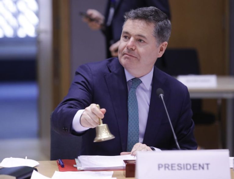 Ucrânia: Eurogrupo apoia reforço das sanções após “imagens horríveis dos ataques” russos