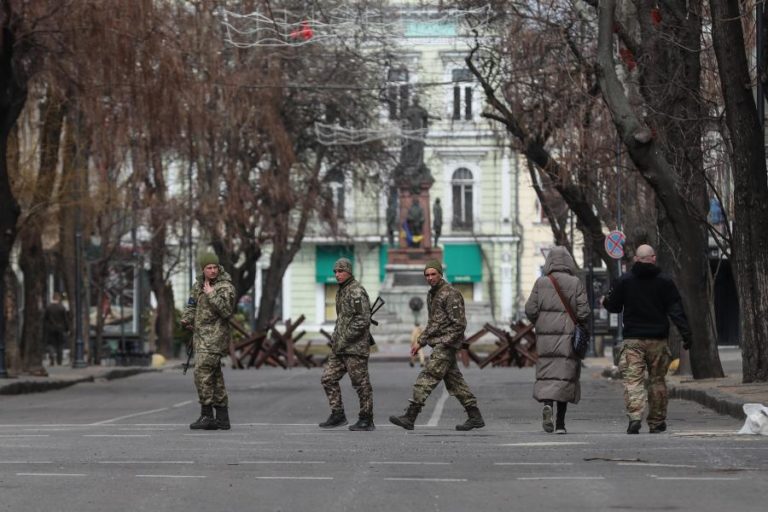 Ucrânia: Rússia avisa Washington para parar de armar Kiev, avançou jornal norte-americano