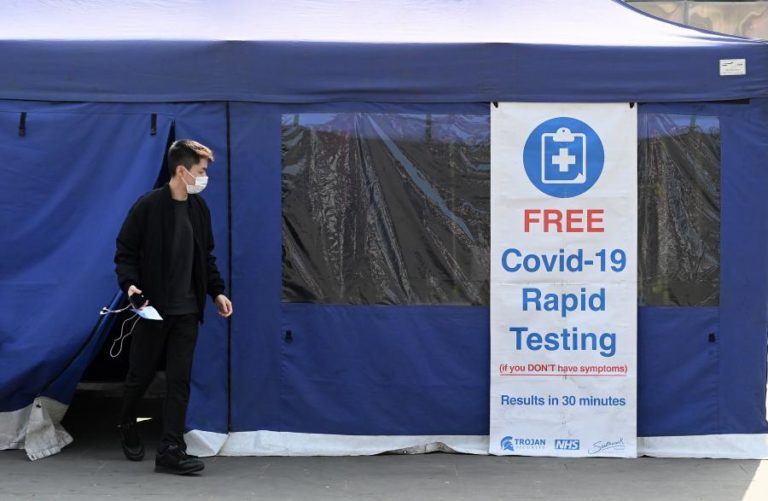 Covid-19: Reino Unido com número recorde de infetados
